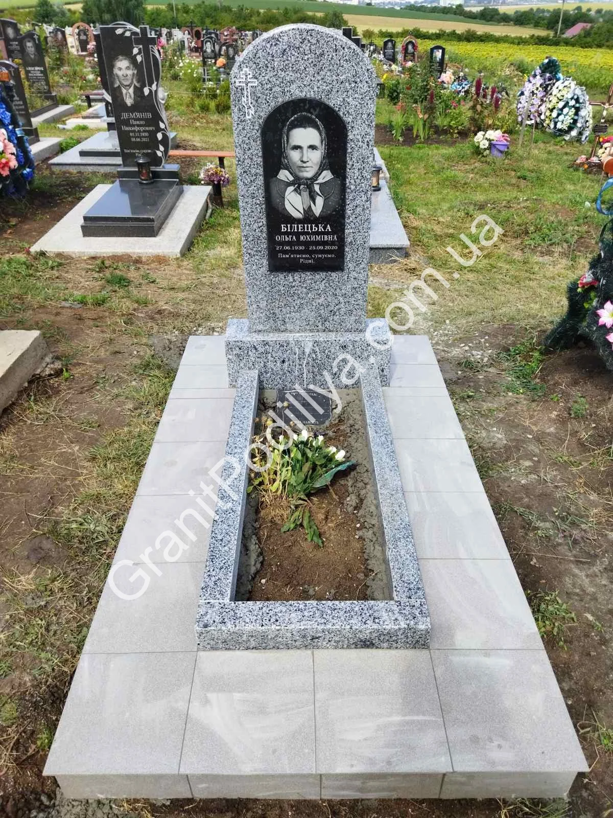 Одинарний пам'ятник з граніту - Кам'янець-Подільський | GranitPodillya